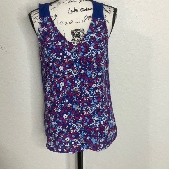 533- Fortune + Ivy NWOT Blue & Pink Sleeveless Button Down Top Size Medium - Picture 1 of 5